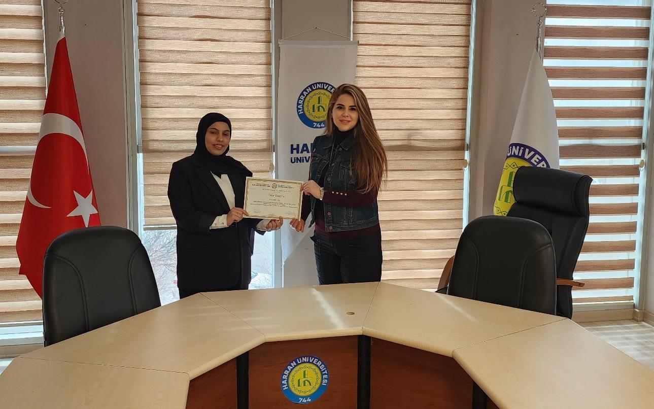 ÜSTÜN BAŞARI GÖSTEREN ÖĞRENCİMİZ İMEN AYED'E ONUR BELGESİ TAKDİM EDİLDİ