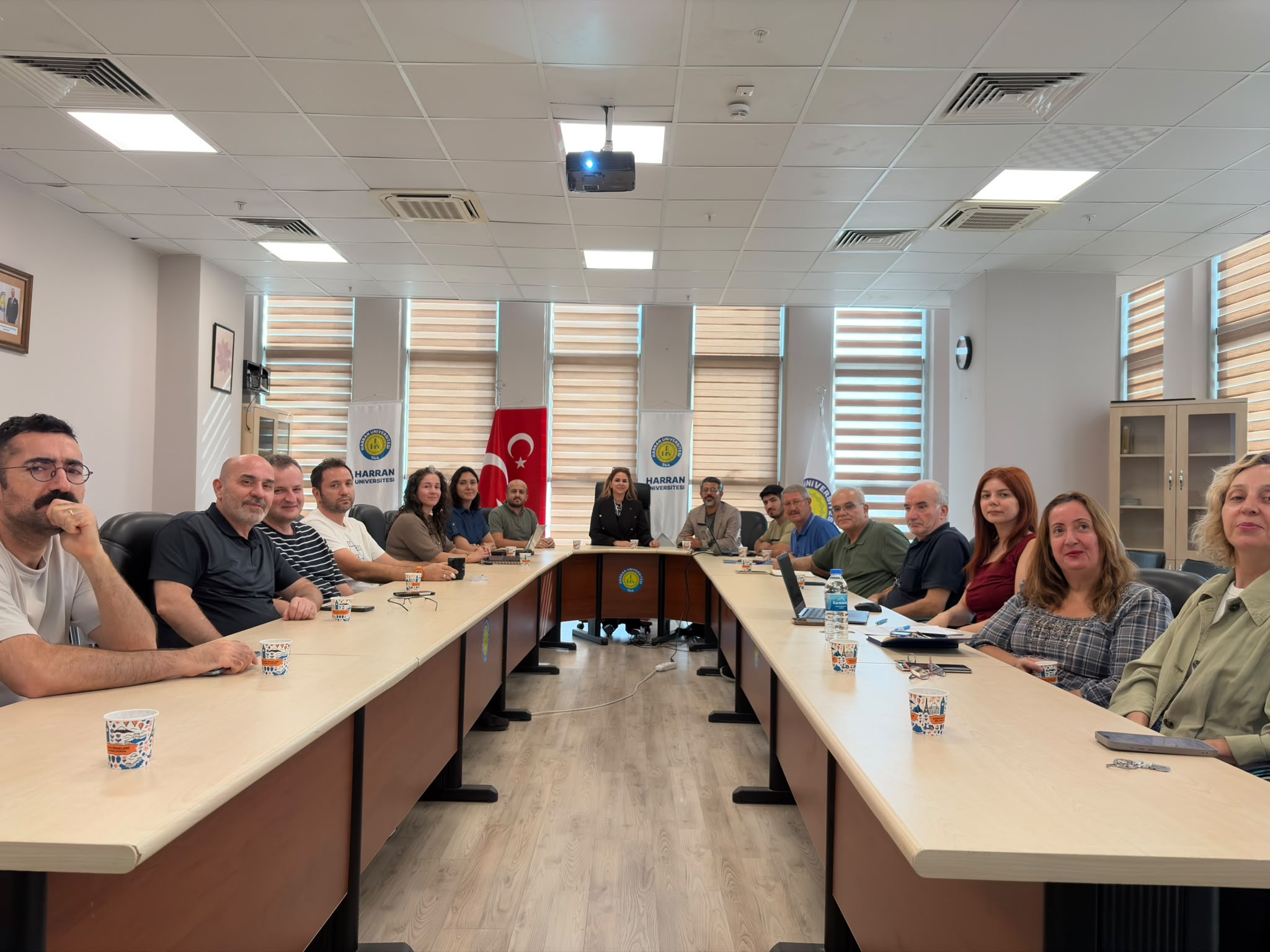 FAKÜLTEMİZDE RİSK VE FIRSAT ANALİZLERİNİN GÜNCELLENMESİNE YÖNELİK DEĞERLENDİRME TOPLANTISI GERÇEKLEŞTİRİLDİ