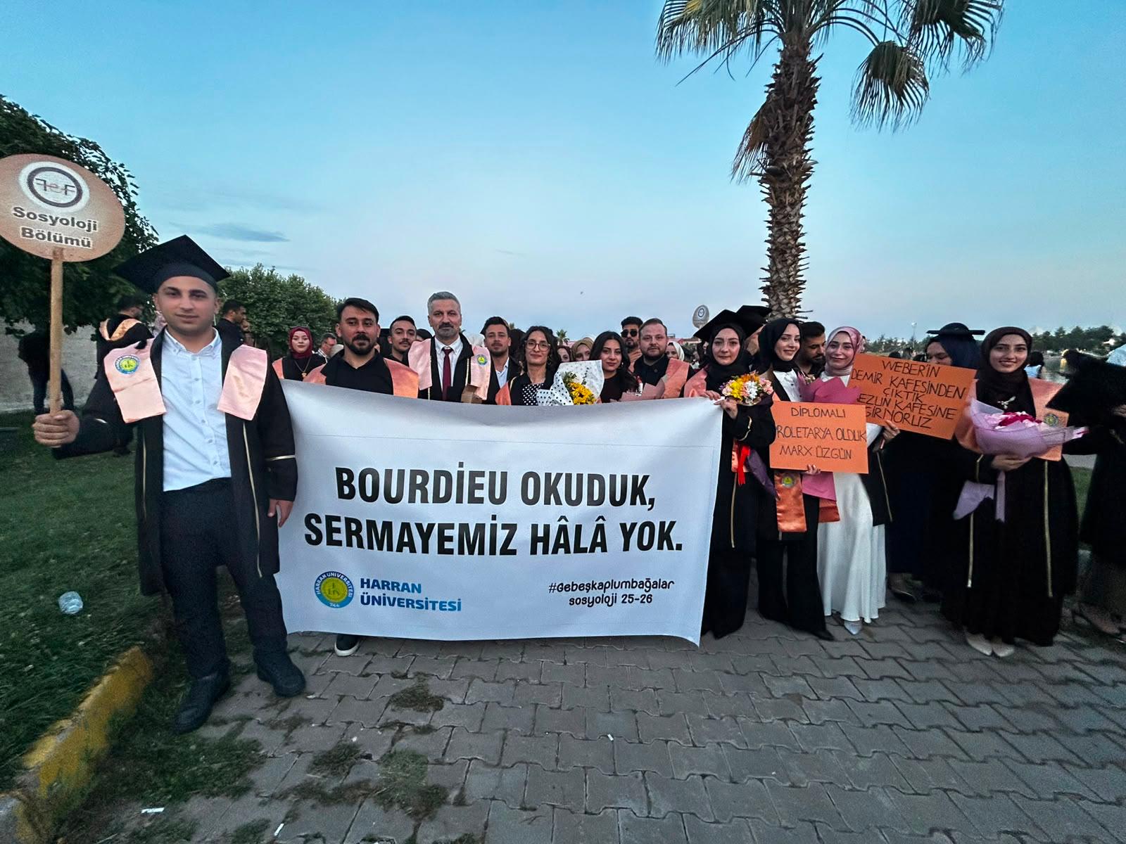 Sosyoloji Bölümü Öğrencileri Mezuniyet Coşkusunu Yaşadı