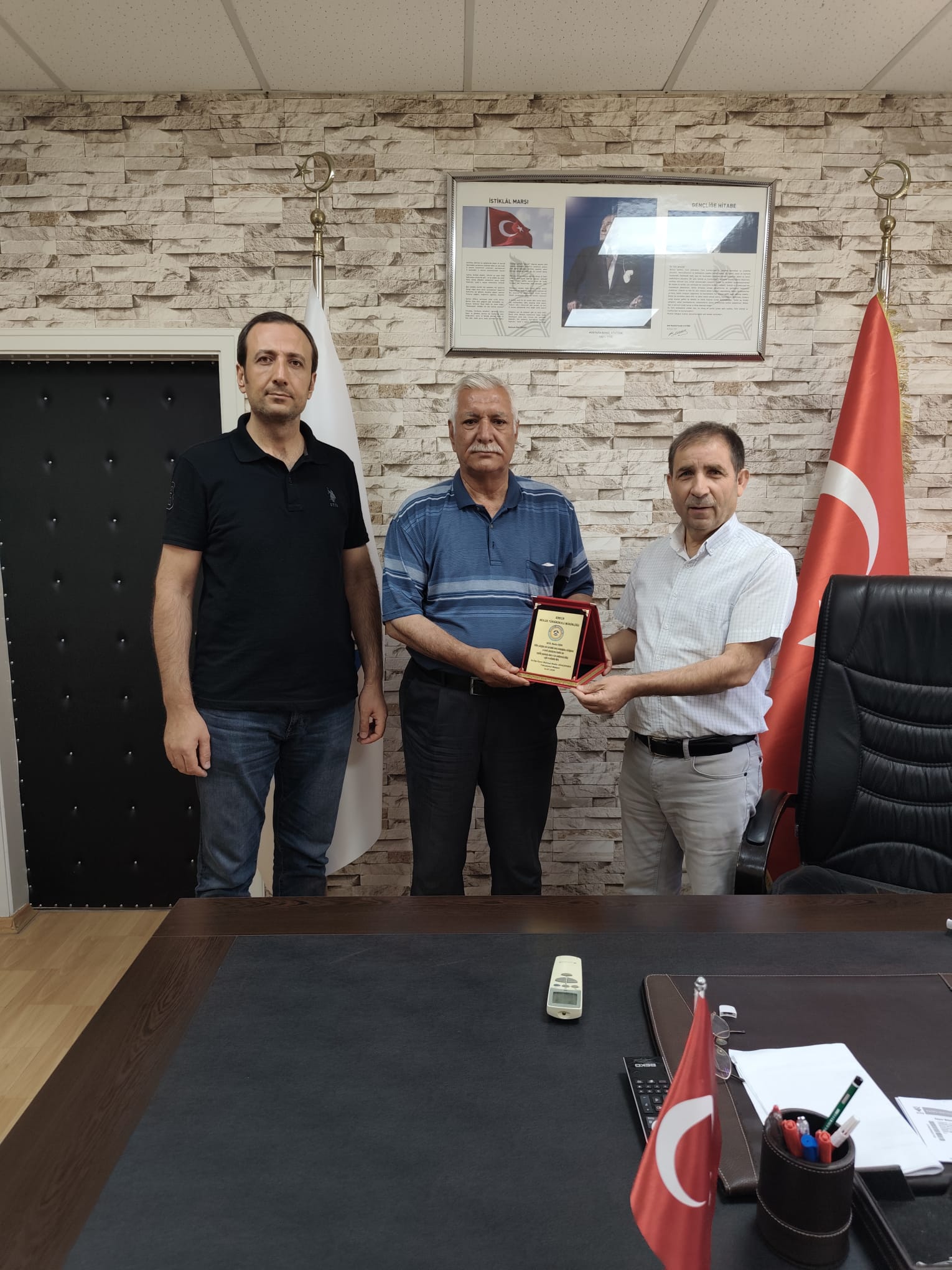 Yüksekokulumuz Personeline Emeklilik Veda Yemeği Düzenlendi