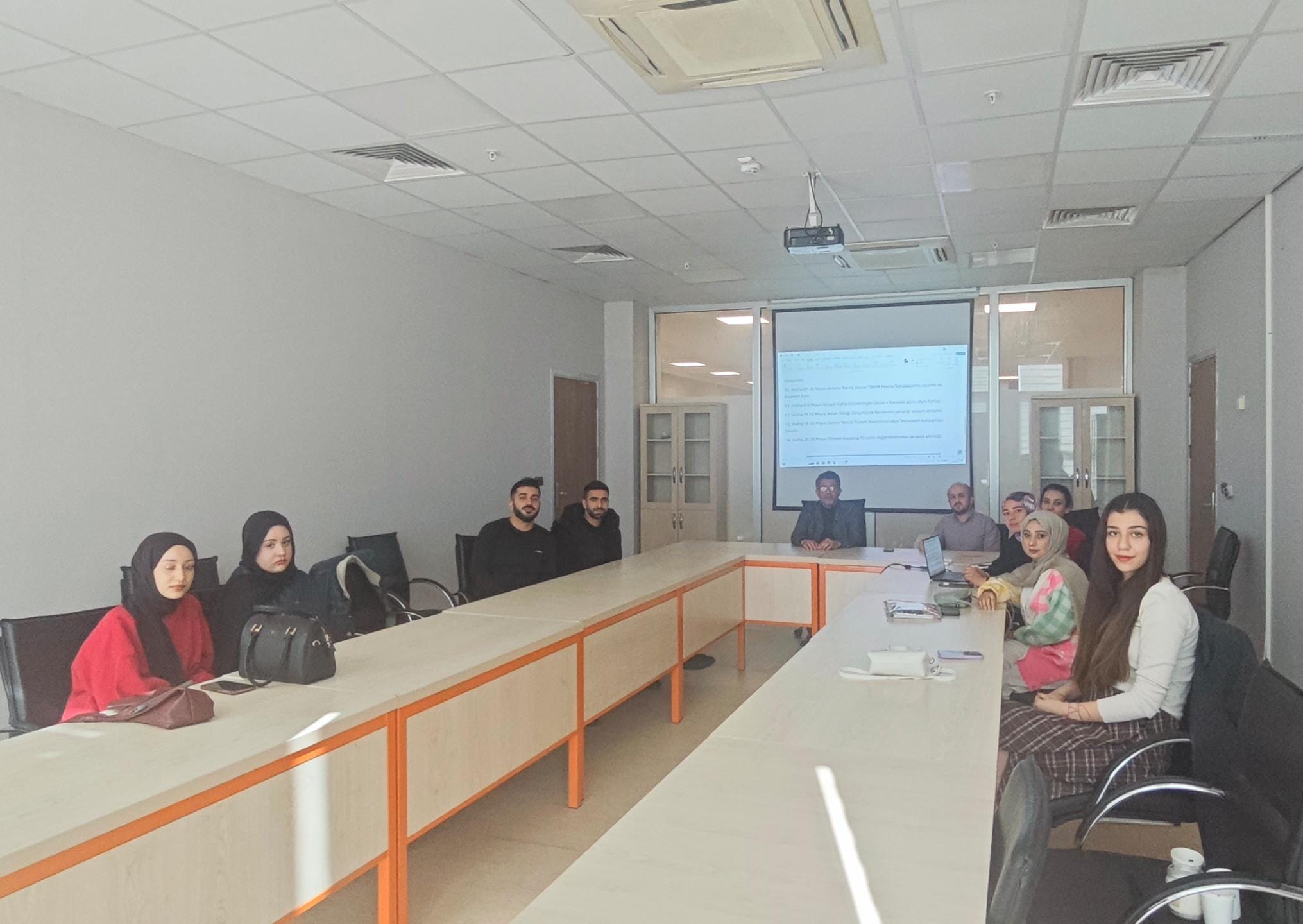 EKONOMİ KULÜBÜ YÖNETİM KURULU TOPLANTISI YAPILDI