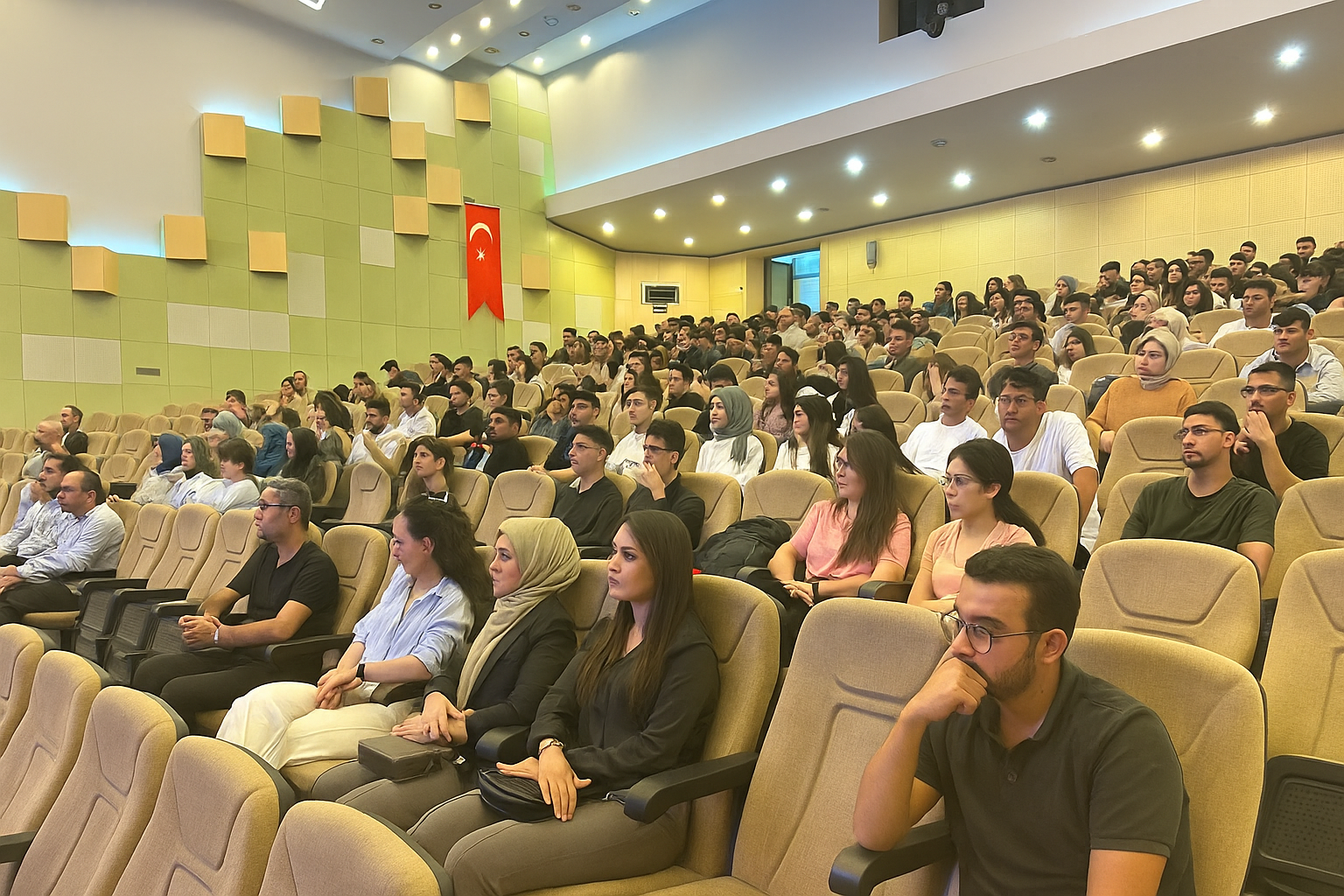 Sağlık Bilimleri Fakültesi Öğrencilerine Erasmus Programı Tanıtıldı.