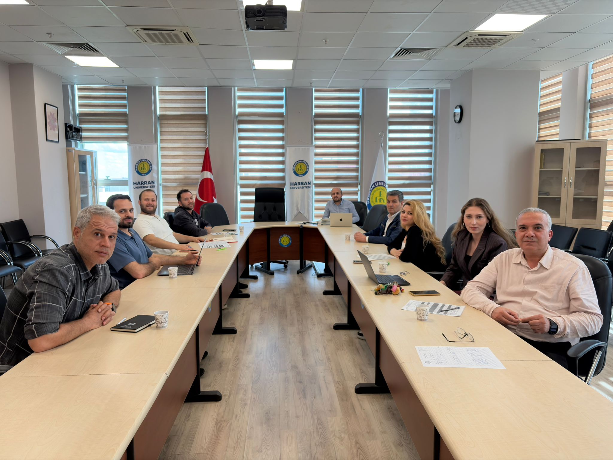 FAKÜLTEMİZ EĞİTİM KOMİSYONU 2025-2026 BAHAR DÖNEMİ DÖNEM SONU SINAV PROGRAMI HAZIRLIĞI İÇİN BİR ARAYA GELDİ
