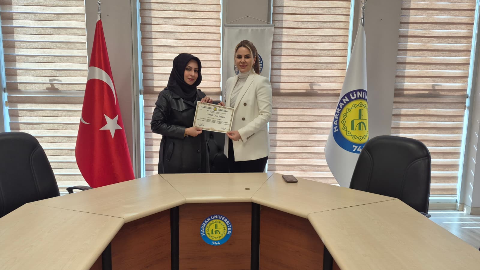 ÜSTÜN BAŞARI GÖSTEREN ÖĞRENCİMİZ RÜVEYDA SEVGİ BASMACI'YA YÜKSEK ONUR BELGESİ TAKDİM EDİLDİ