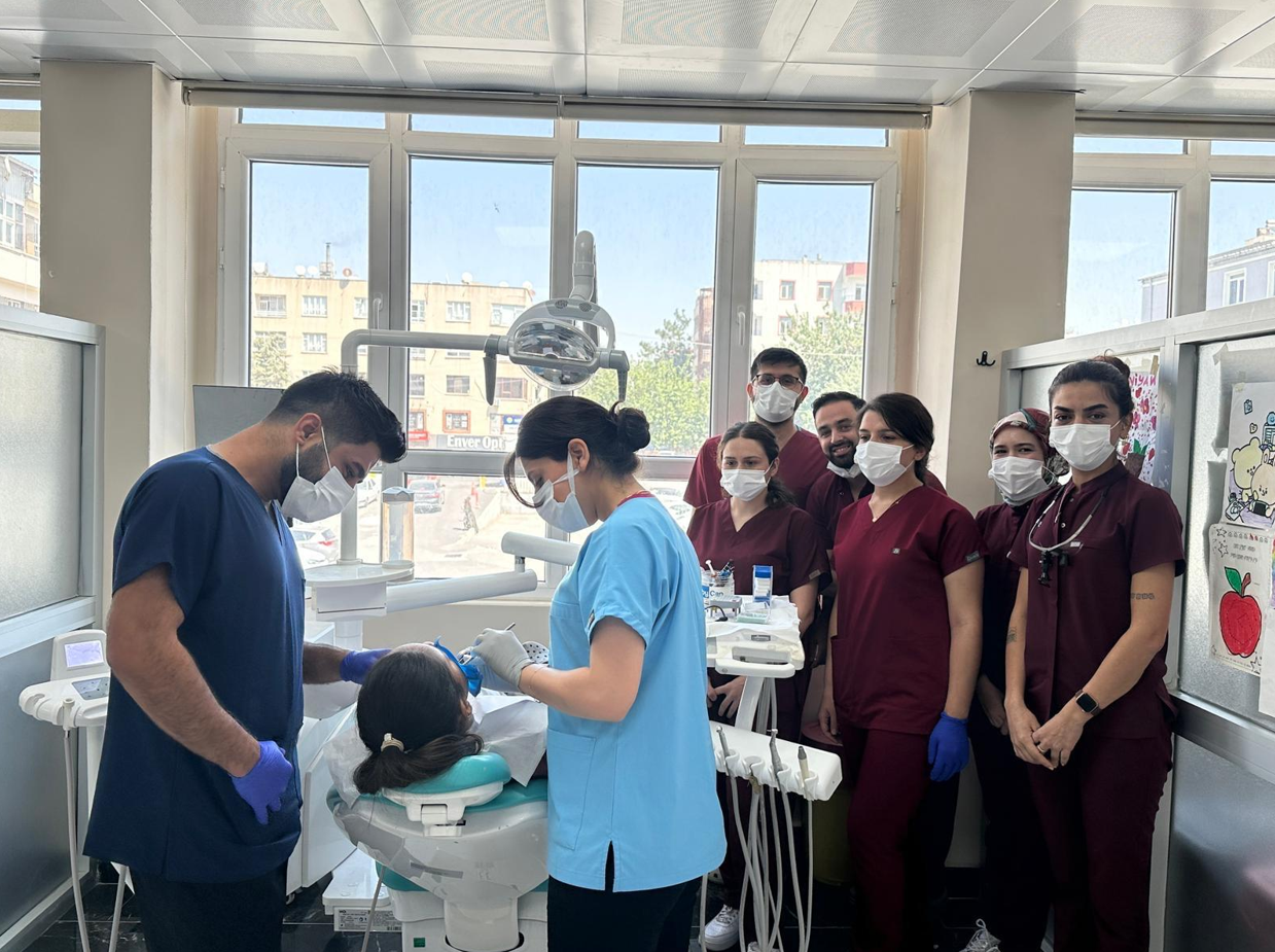 Harran Üniversitesi Diş Hastanesi'nde Yeni Üniforma Dönemi Başladı